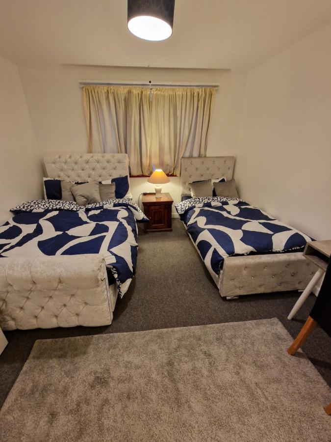 Millmead Apartment In Central Guildford With Parking ภายนอก รูปภาพ