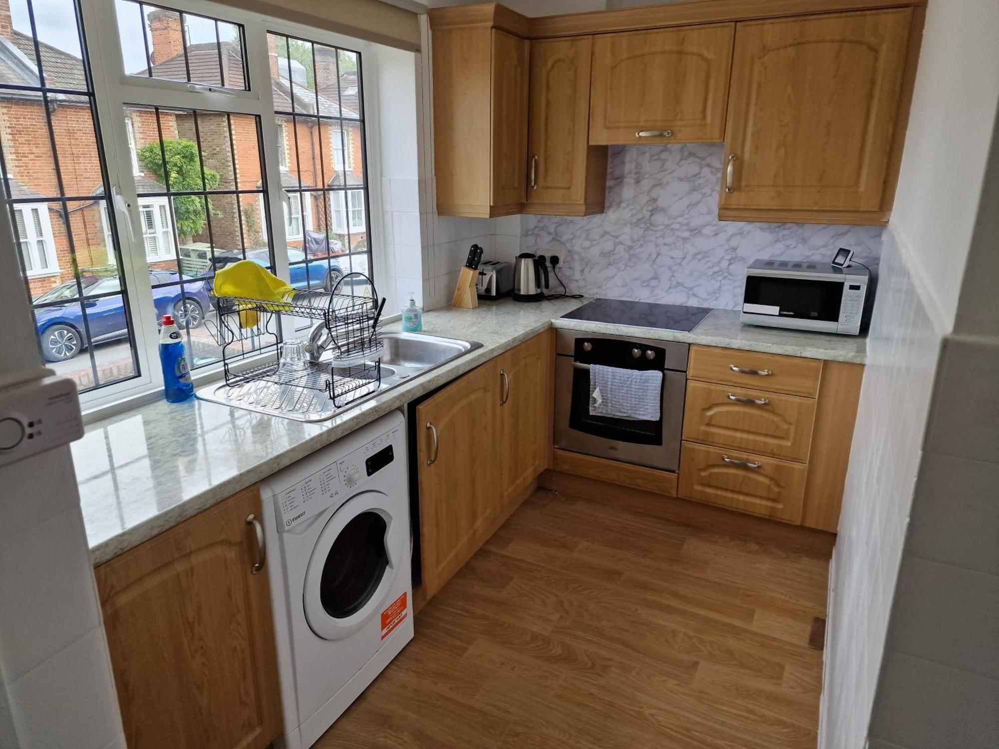 Millmead Apartment In Central Guildford With Parking ภายนอก รูปภาพ